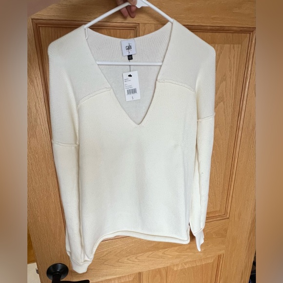 Cabi Easy Pullover in vintage white. New with tag. Size small. - Picture 4 of 7
